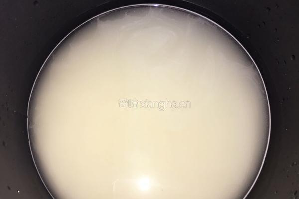 土豆鸡肉焖饭的做法图解1