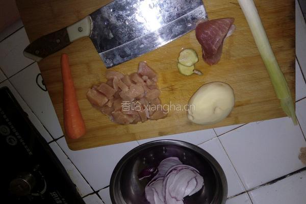 咖喱鸡肉土豆的做法图解1