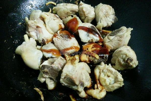 双椒炒鸡腿的做法图解6