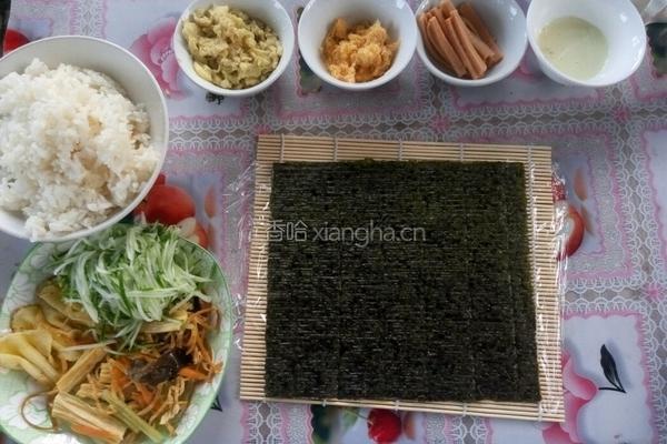 奶香里卷蔬菜寿司的做法图解1