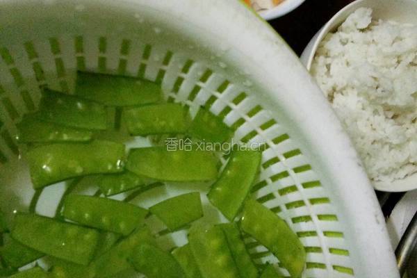 脆蔬鱼丁饭的做法图解1