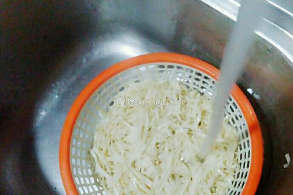 三丝炒面的做法图解3