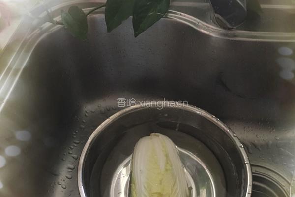 炝炒小白菜的做法图解1