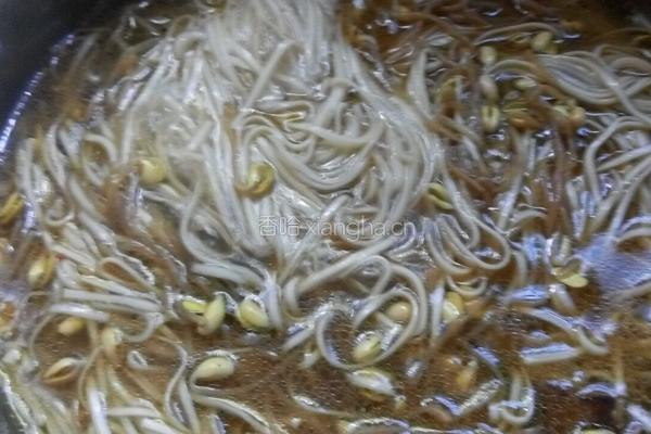 豆芽汤面的做法图解2