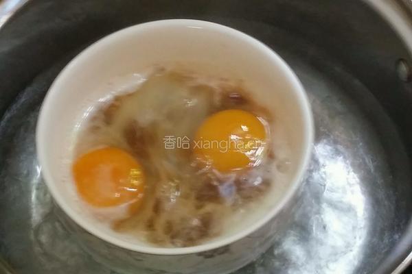 红酒炖蛋的做法图解2