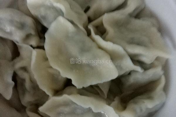 木耳鸡蛋虾仁饺子的做法图解11