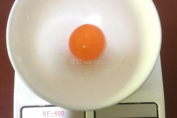 广式莲蓉蛋黄月饼的做法图解2