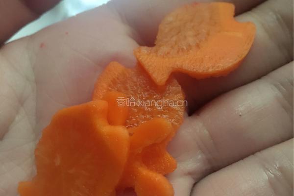 黄瓜炒虾仁的做法图解2