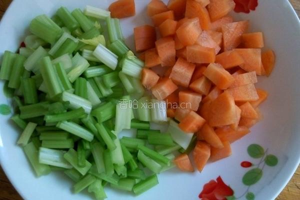 酸菜绿豆面的做法图解2