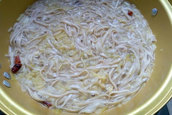 酸菜绿豆面的做法图解10