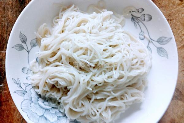 双椒肉拌面的做法图解4