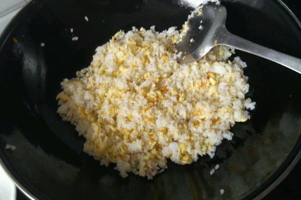 菜椒胡萝卜蛋炒饭的做法图解10