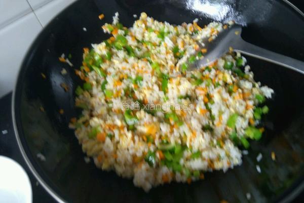 菜椒胡萝卜蛋炒饭的做法图解11