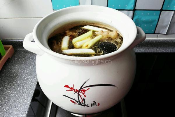 炖柴公鸡的做法图解5