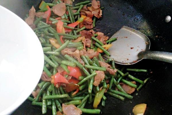 豇豆炒肉片的做法图解11