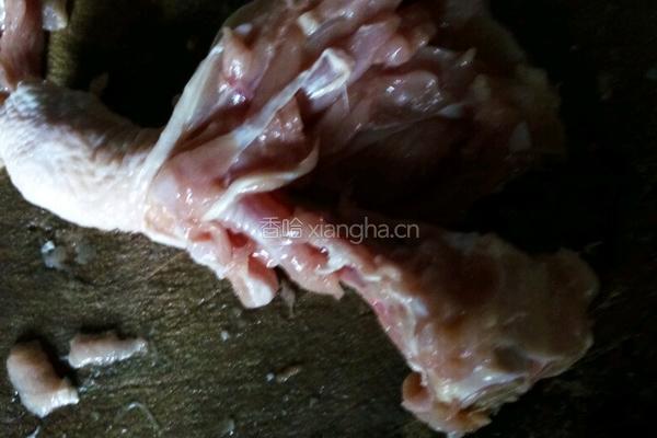 莴笋炒鸡腿肉的做法图解1