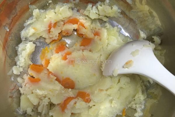 土豆藕饼的做法图解2