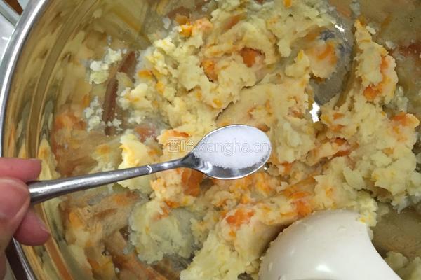 土豆藕饼的做法图解3