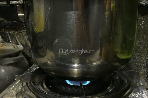 红菇老鸭汤的做法图解4