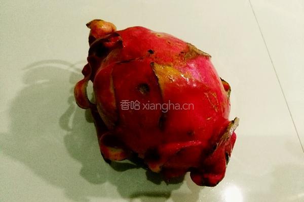 火龙果蜂蜜奶昔的做法图解1