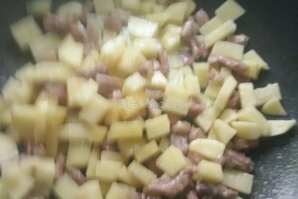 土豆闷饭的做法图解2