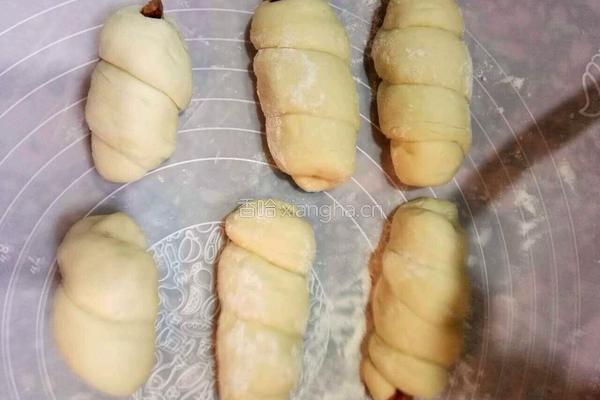 广式腊肠卷的做法图解4