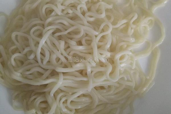 番茄鸡蛋炒面的做法图解2