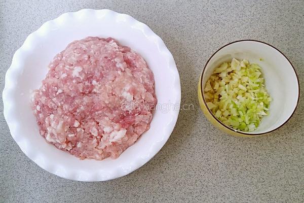 韭菜猪肉饺子的做法图解2