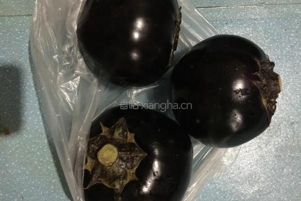 炸茄子的做法图解1