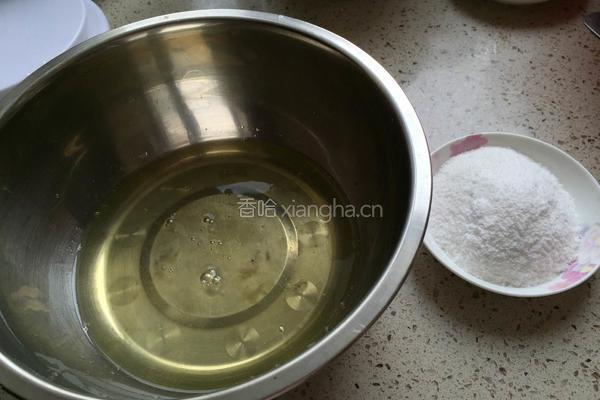 小麦粉做的戚风蛋糕(8寸)的做法图解4