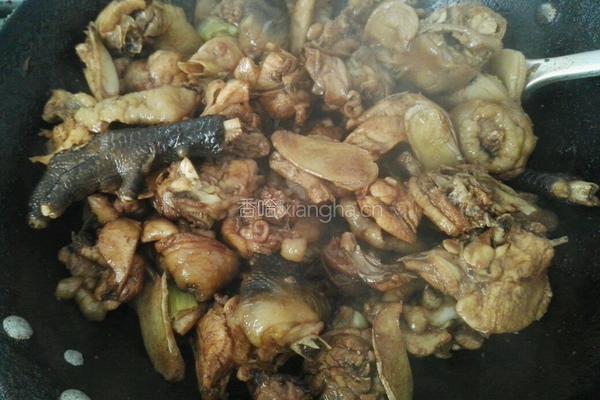 蘑菇炖柴鸡的做法图解3