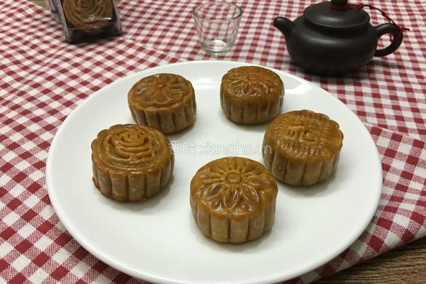 广式莲蓉蛋黄月饼的做法图解24