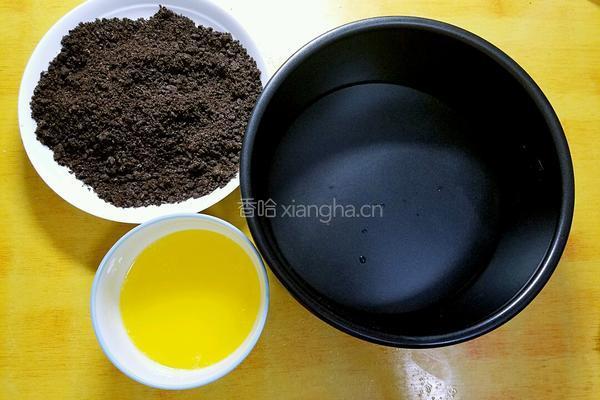 彩虹慕斯蛋糕的做法图解1