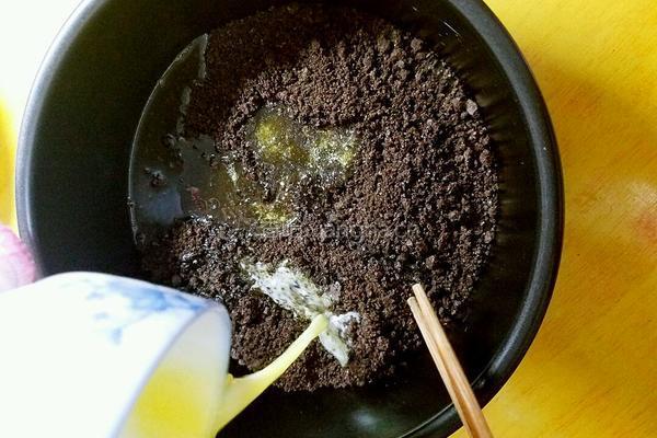 彩虹慕斯蛋糕的做法图解2