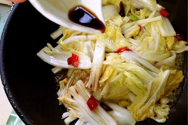 酸辣大白菜的做法图解6