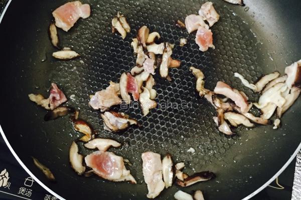 泰式白菜香菇鸡汤的做法图解1