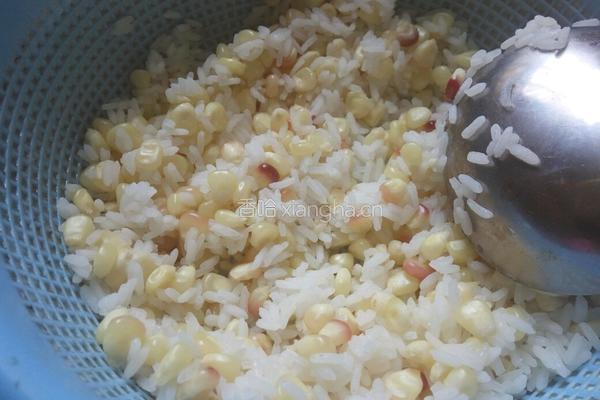 南瓜玉米青椒饭的做法图解1