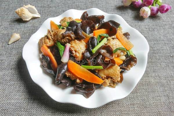 木耳炒鸡肉的做法图解8
