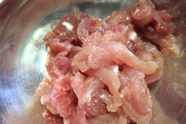 韭菜苔炒肉的做法图解1