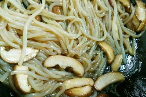 香菇青菜炒粉的做法图解7