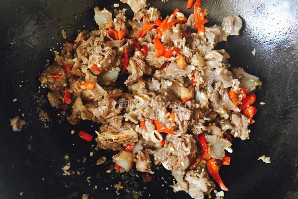 焖牛腩（豆芽百叶版）的做法图解7