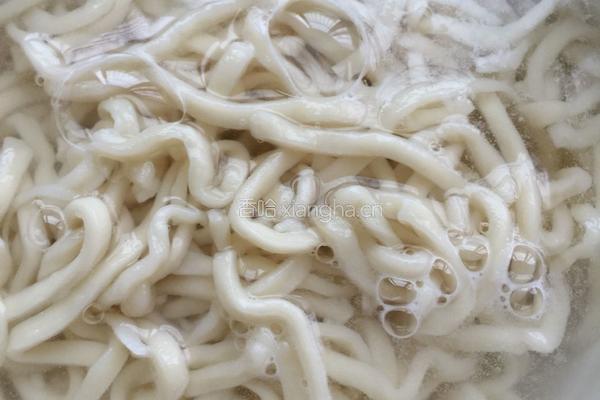 麻酱鸡蛋炒面的做法图解3