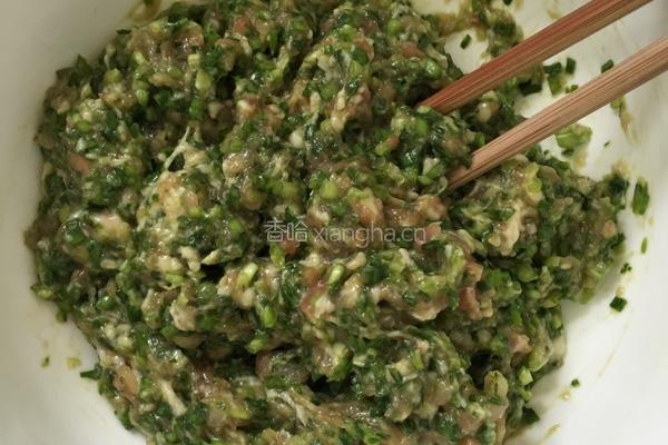 猪肉韭菜饺子的做法图解3