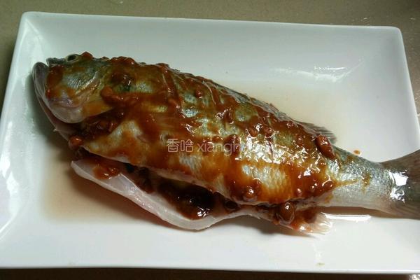黄豆酱蒸鱼的做法图解5