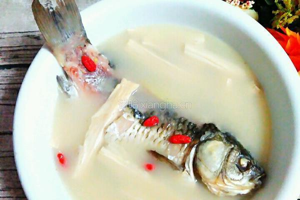 腐竹鲫鱼汤的做法图解8