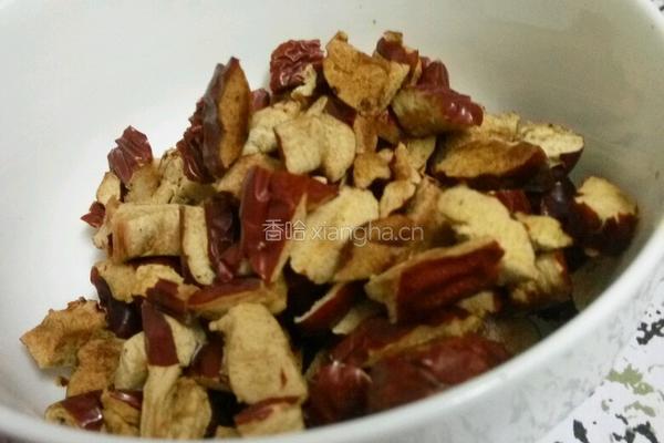 红枣桂圆鸡蛋红糖水的做法图解2