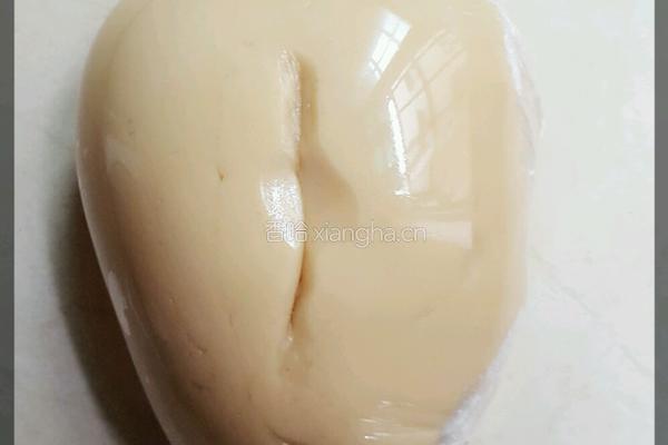莲蓉蔓越莓月饼的做法图解3