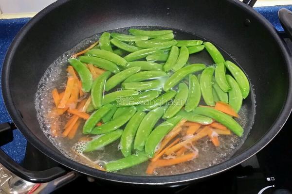 蘑菇肉絲炒甜豆的做法图解2