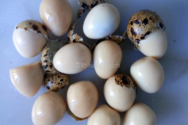 油煎鹌鹑蛋的做法图解2