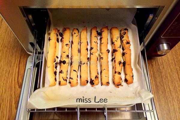 奶酥提子棍棍饼干的做法图解11